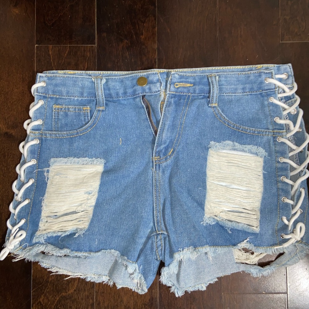 Women lace up shorts